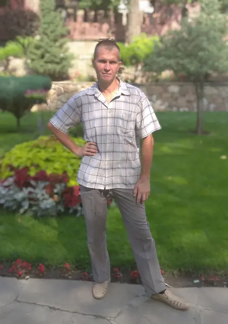 Александр из Каменска, ищу на сайте знакомства без обязательств