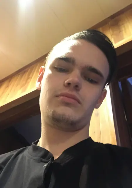 Кирилл из Новосибирска, мне 20, познакомлюсь на одну ночь