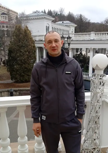 Серый из Невинномысска, мне 37, познакомлюсь для постоянных отношений