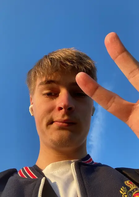 Илья из Люберец, мне 22, познакомлюсь на одну ночь