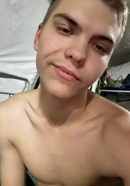 Oleg из Щекино, мне 21, познакомлюсь для приятного времяпровождения