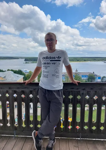 Антон из Новокубанска, мне 19, познакомлюсь на одну ночь