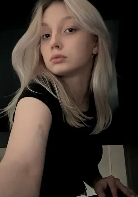 Alina из Нижнего Новгорода, мне 18, познакомлюсь на одну ночь