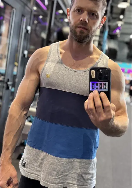 Я Виталий, 34, из Красногорска, ищу знакомства без обязательств