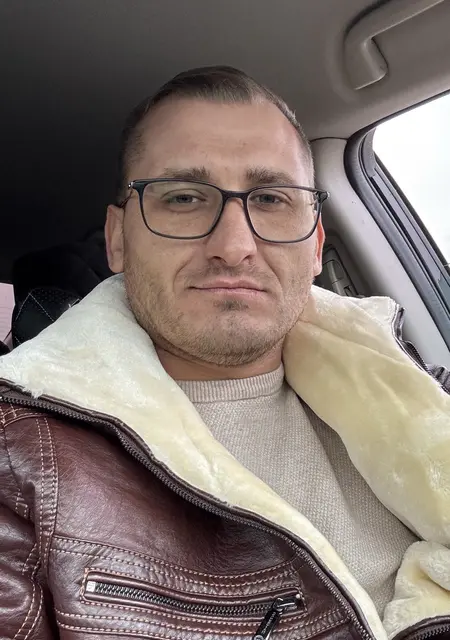 Я Денис, 29 років, знайомлюсь для спільних подорожей у Маріуполі