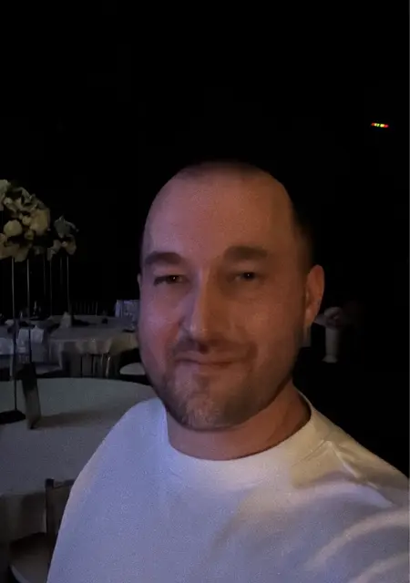 Я Денис, 40, из Владивостока, ищу знакомство для дружбы