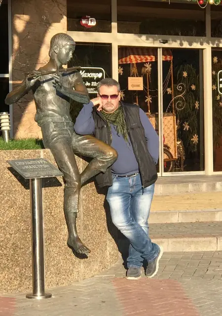 Роман из Новороссийска, мне 52, познакомлюсь на одну ночь