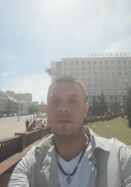 Я Андрей, 40, из Брянска, ищу знакомство для приятного времяпровождения