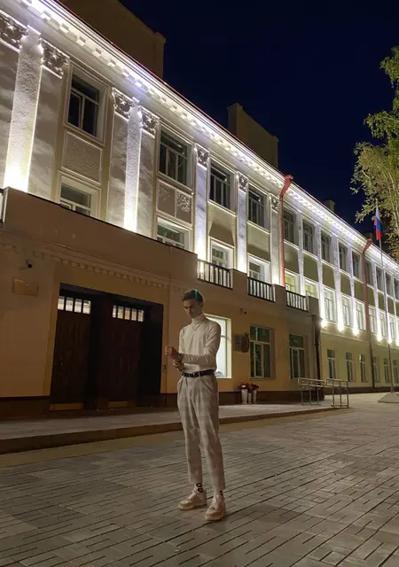 Я Давид, 19, из Томска, ищу знакомства без обязательств