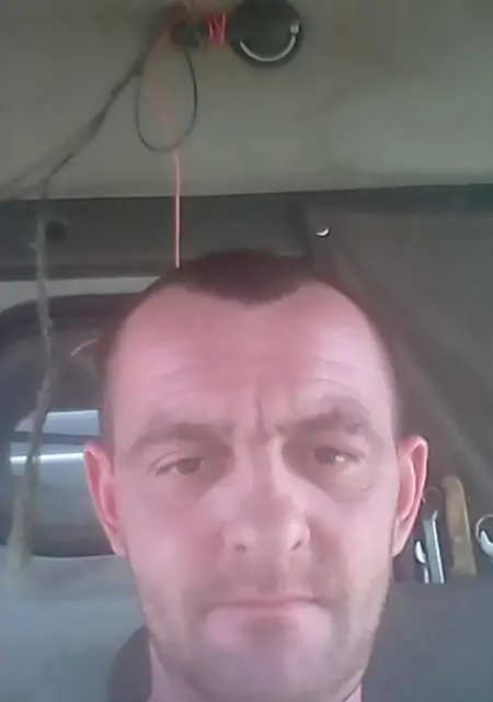 Я Олег, 42, из Белой Калитвы, ищу знакомства без обязательств