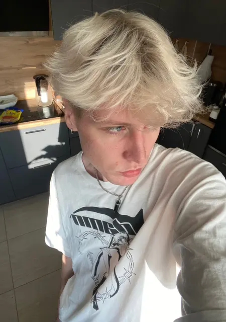 Vlad из Владивостока, мне 22, познакомлюсь для общения