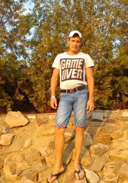 Слава из Каменска, ищу на сайте знакомства на одну ночь