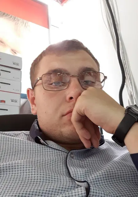 Дима из Геленджика, мне 34, познакомлюсь на одну ночь