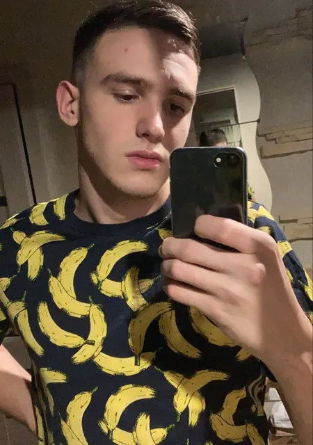 Александр из Волжского, мне 25, познакомлюсь на одну ночь